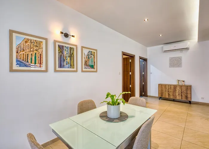 Cozy Minutes To Seafront Διαμέρισμα *