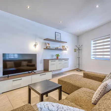 Cozy Minutes To Seafront Lägenhet