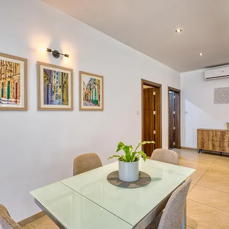 Cozy Minutes To Seafront شقة *