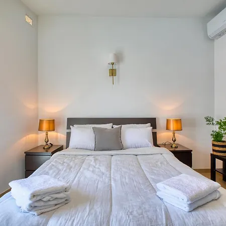 Cozy Minutes To Seafront Daire Kalkara