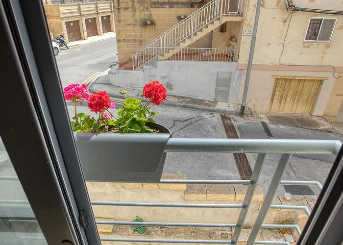 Lägenhet Cozy Minutes To Seafront Kalkara