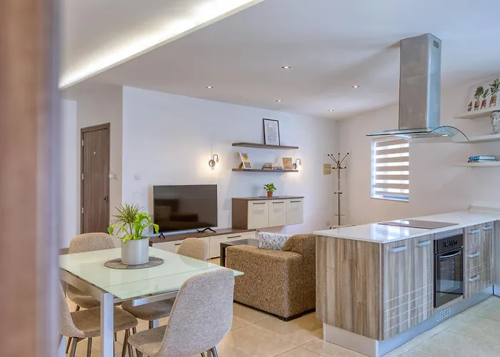 Lägenhet Cozy Minutes To Seafront Kalkara